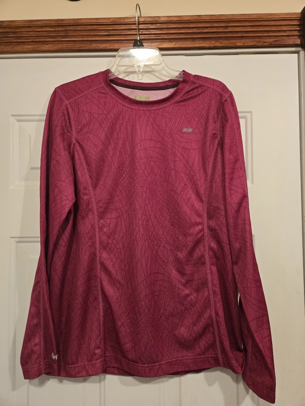 Koppen Womens Athletic Long Sleeve Base Layer Performance Shirt Magenta XL